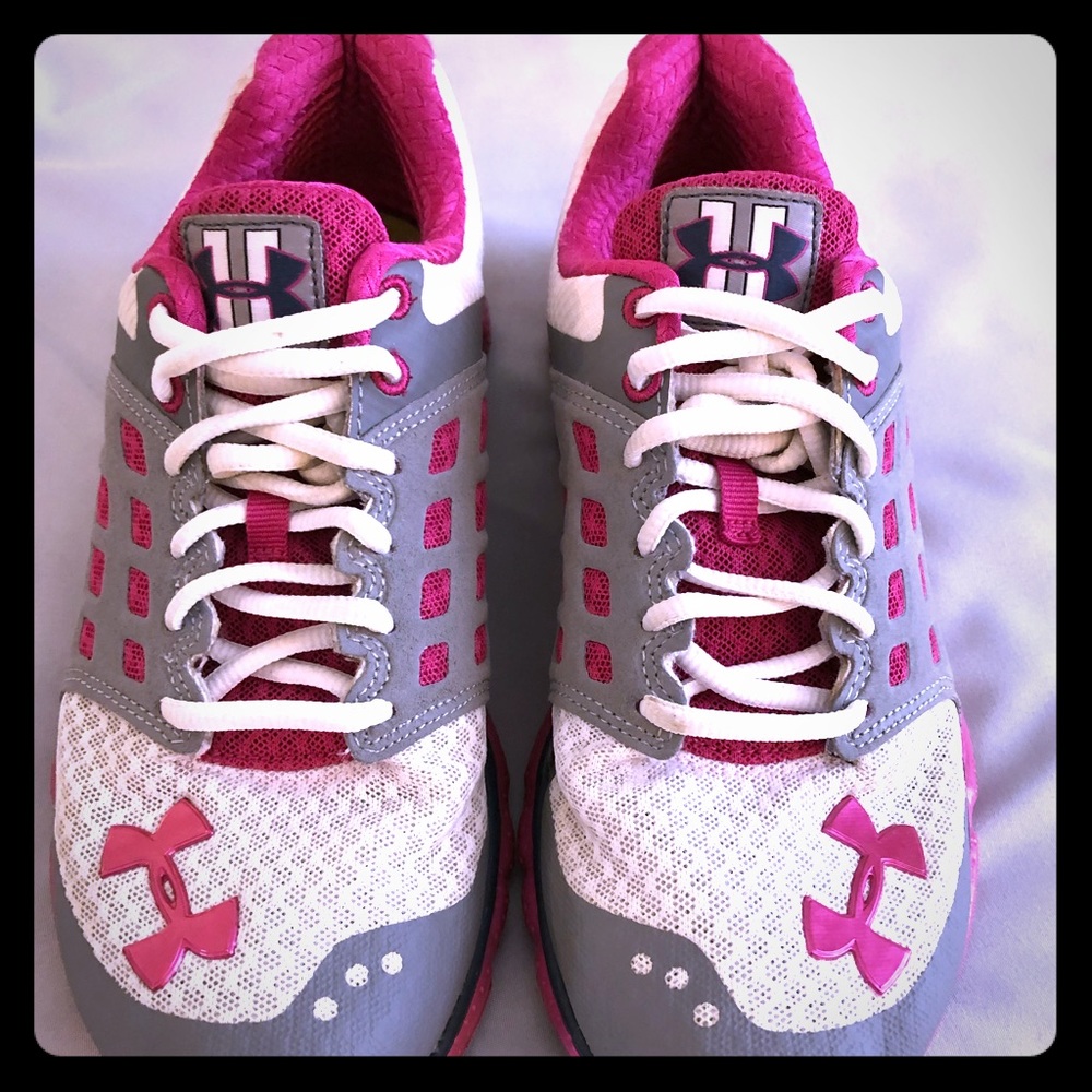 Under Armour size 6 sneakers